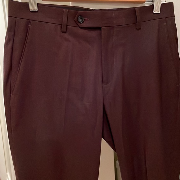 Suit - Picture 4 of 8